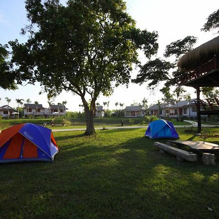 Resort Railumpoo Nakhon Sawan Dış mekan fotoğraf