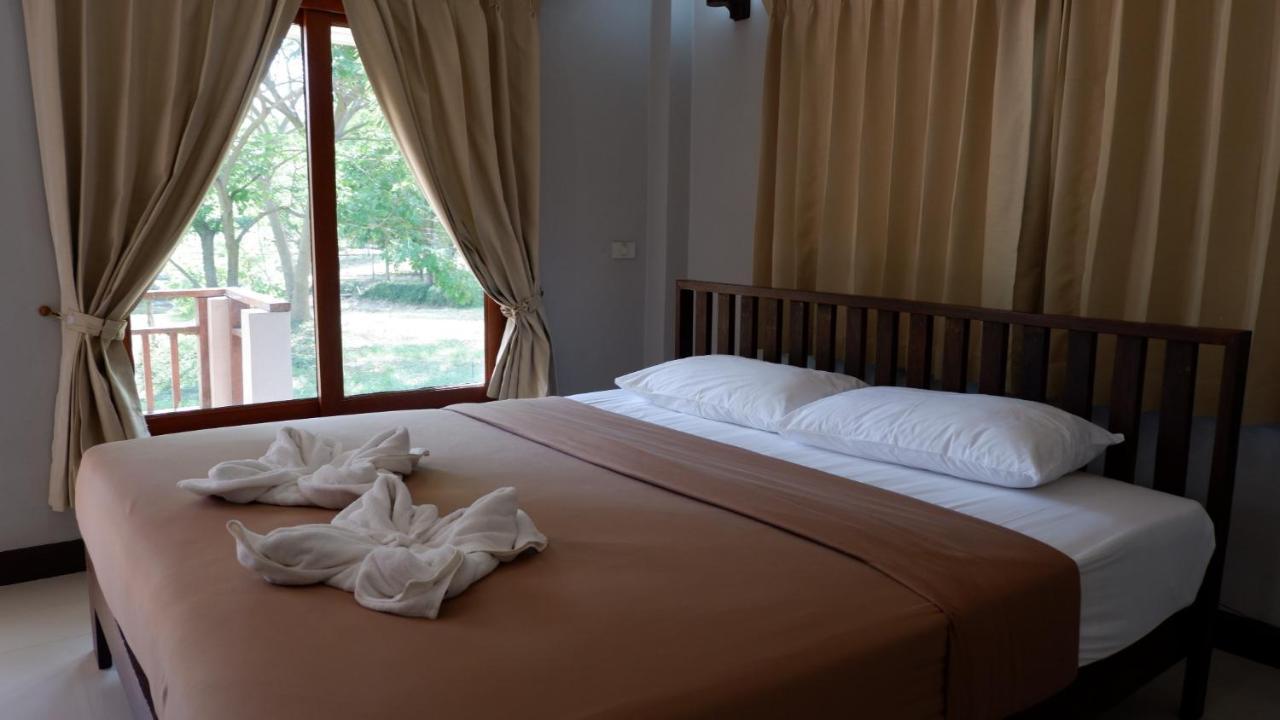 Resort Railumpoo Nakhon Sawan Dış mekan fotoğraf